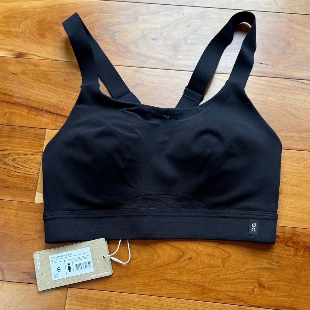 On Running Black Performance Sports Bra with Wide Straps